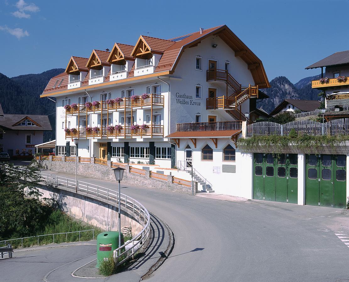 Lazfons Gasthaus Zum Weissen Kreuz מראה חיצוני תמונה