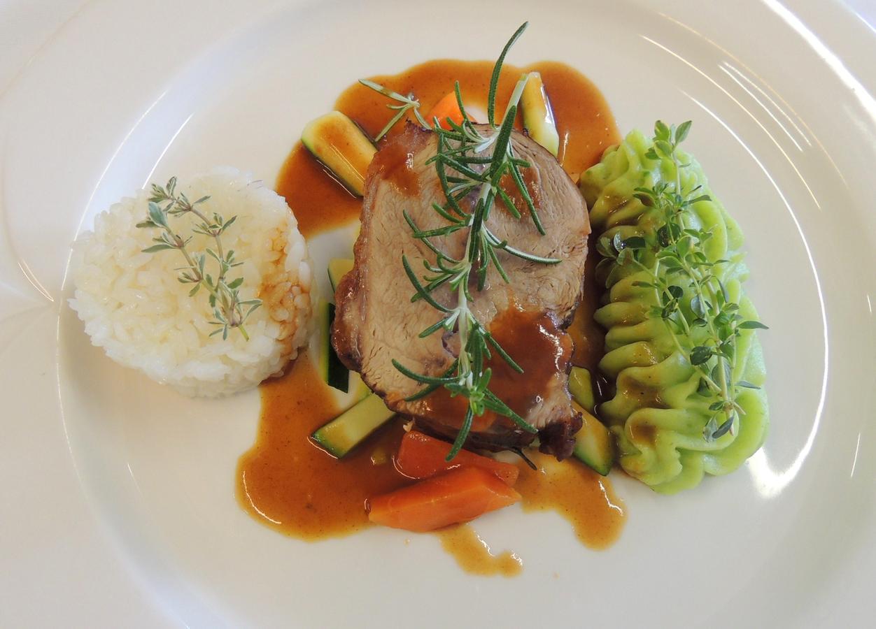 Lazfons Gasthaus Zum Weissen Kreuz מראה חיצוני תמונה
